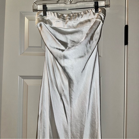 Satin strapless dress - Picture 8 of 11